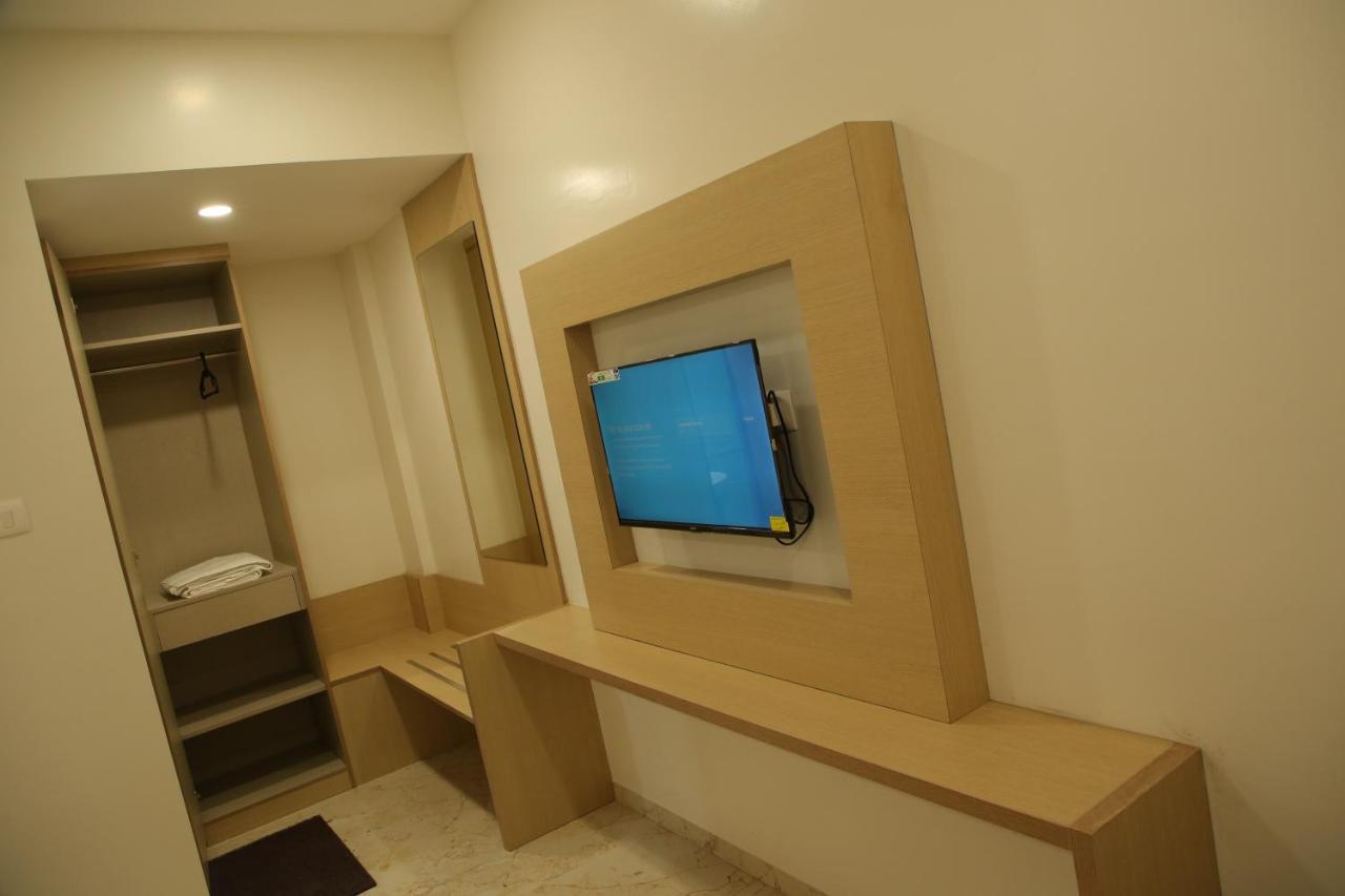 Kalpana Nest Hotel Tudiyalur ภายนอก รูปภาพ