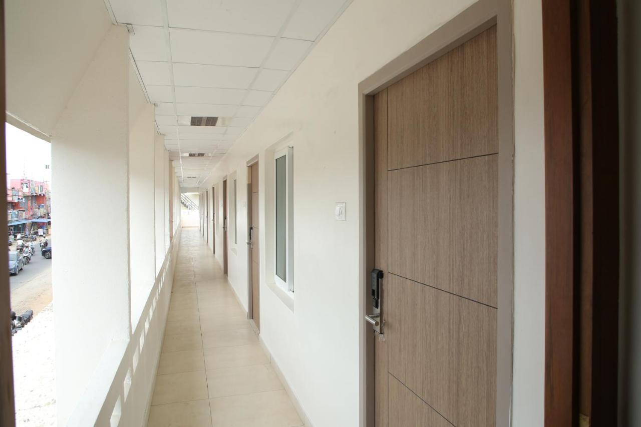 Kalpana Nest Hotel Tudiyalur ภายนอก รูปภาพ